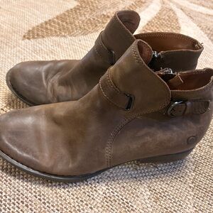Born Distressed Leather Brown Ankle Booties Size 7